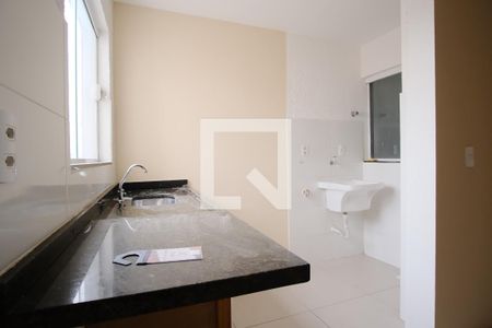 Cozinha e Área de Serviço de apartamento para alugar com 2 quartos, 45m² em Vila Carrão, São Paulo