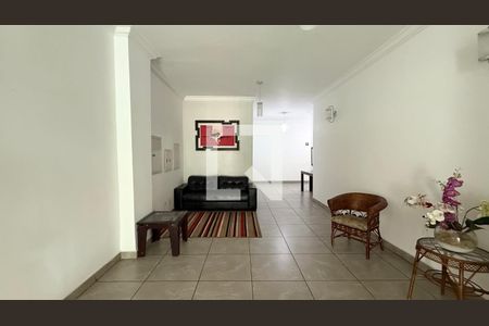 Hall de entrada de apartamento para alugar com 2 quartos, 80m² em Jardim Belmar, Guarujá