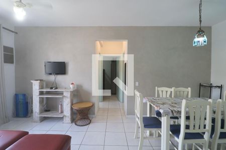 Sala de apartamento para alugar com 2 quartos, 80m² em Jardim Belmar, Guarujá