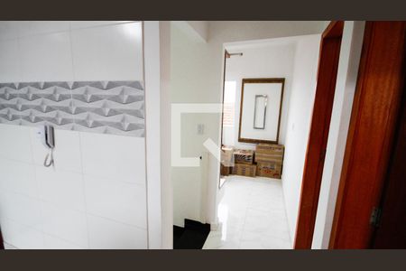 Corredor de casa de condomínio para alugar com 2 quartos, 56m² em Maracanã, Praia Grande