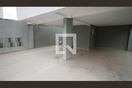 Garagem de casa de condomínio para alugar com 2 quartos, 56m² em Maracanã, Praia Grande