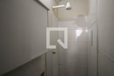 Banheiro de casa para alugar com 1 quarto, 30m² em Parque Santo Antônio, São Paulo