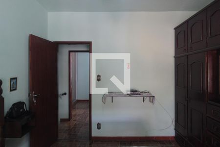Quarto 1 de casa para alugar com 3 quartos, 180m² em Jardim dos Comerciários, Belo Horizonte