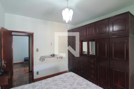 Quarto 1 de casa para alugar com 3 quartos, 180m² em Jardim dos Comerciários, Belo Horizonte