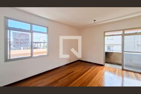 Apartamento à venda com 3 quartos, 90m² em Sagrada Família, Belo Horizonte