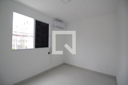 Quarto 1 de apartamento para alugar com 2 quartos, 45m² em Taquara, Rio de Janeiro