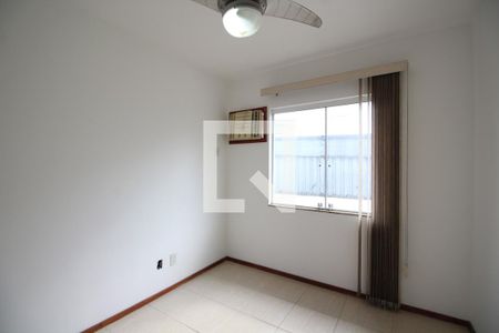 Quarto 2 de casa de condomínio para alugar com 4 quartos, 180m² em Gardênia Azul, Rio de Janeiro