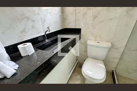 Banheiro quarto 1 de casa de condomínio para alugar com 5 quartos, 300m² em Recreio dos Bandeirantes, Rio de Janeiro