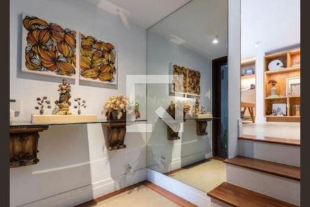 Casa à venda com 3 quartos, 608m² em Jardim Everest, São Paulo