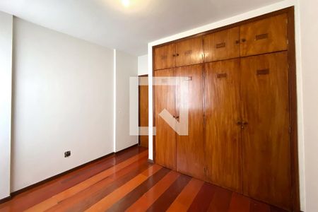 Quarto 1 de apartamento para alugar com 3 quartos, 110m² em Santo Antônio, Belo Horizonte