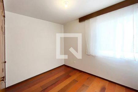Quarto 2 de apartamento para alugar com 3 quartos, 110m² em Santo Antônio, Belo Horizonte