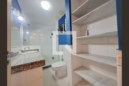 Banheiro  de apartamento à venda com 3 quartos, 120m² em Laranjeiras, Rio de Janeiro