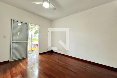 Sala de casa à venda com 3 quartos, 150m² em Vila Marari, São Paulo