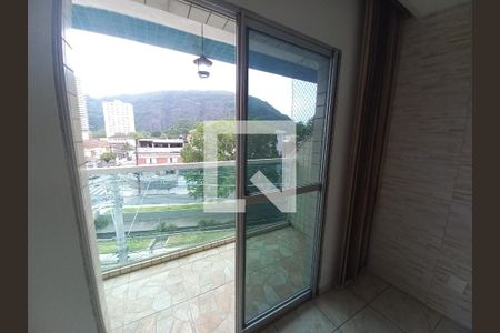 Sala de apartamento para alugar com 3 quartos, 126m² em Vila Valenca, São Vicente