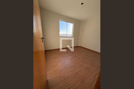 Quarto de apartamento à venda com 2 quartos, 63m² em Arvoredo, Contagem