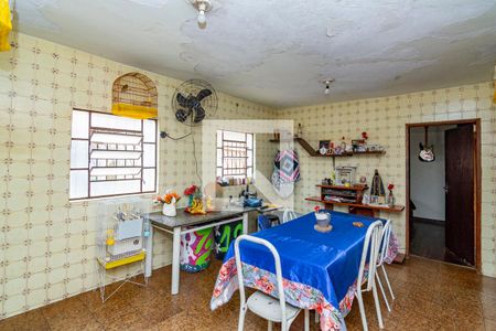 Sala 2 de casa à venda com 3 quartos, 240m² em Califórnia, Belo Horizonte
