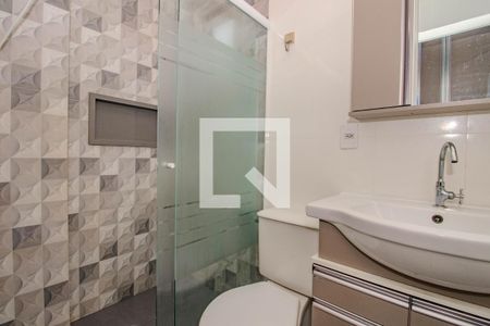 Banheiro de apartamento para alugar com 1 quarto, 39m² em Passo D’areia, Porto Alegre