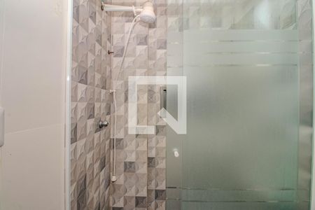 Banheiro de apartamento para alugar com 1 quarto, 39m² em Passo D’areia, Porto Alegre