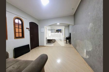 Casa à venda com 3 quartos, 120m² em Vila Gomes, São Paulo