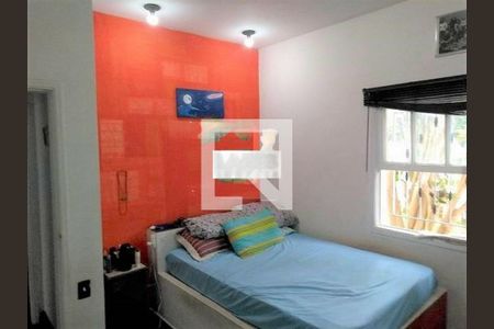 Casa à venda com 4 quartos, 250m² em Vila Inah, São Paulo