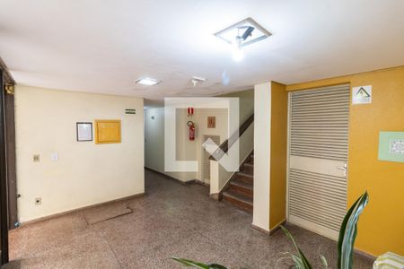 Hall de entrada de apartamento à venda com 1 quarto, 43m² em Cascata, Porto Alegre