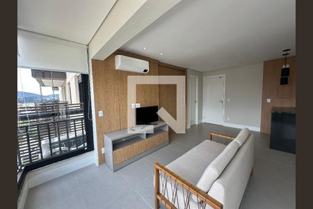 Sala de apartamento para alugar com 1 quarto, 41m² em Empresarial 18 do Forte, Barueri