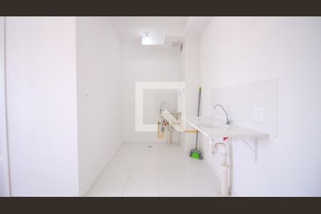 Sala/Cozinha de apartamento para alugar com 2 quartos, 31m² em Quinta da Paineira, São Paulo