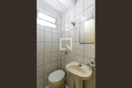 Lavabo  de casa para alugar com 2 quartos, 120m² em Cidade Domitila, São Paulo