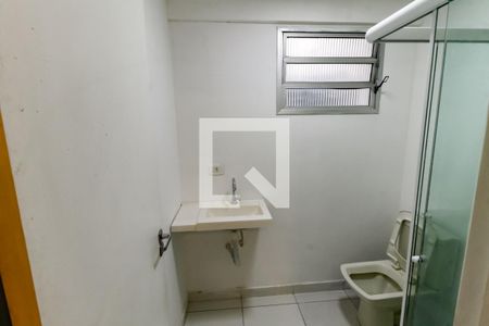 Banheiro de apartamento para alugar com 2 quartos, 67m² em Parque Taboao, Taboão da Serra