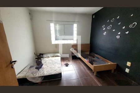 Casa à venda com 8 quartos, 200m² em Parque Novo Mundo, São Paulo