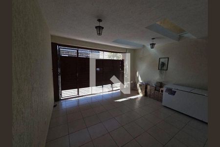 Casa à venda com 3 quartos, 157m² em Vila Carrão, São Paulo