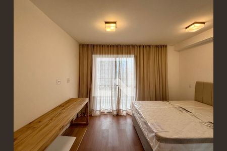 Quarto de kitnet/studio para alugar com 0 quarto, 27m² em Jardim das Acacias, São Paulo