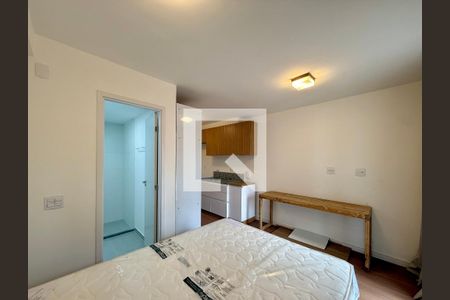 Quarto de kitnet/studio para alugar com 0 quarto, 27m² em Jardim das Acacias, São Paulo