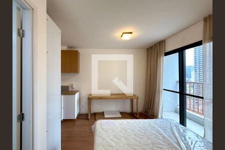 Quarto de kitnet/studio para alugar com 0 quarto, 27m² em Jardim das Acacias, São Paulo