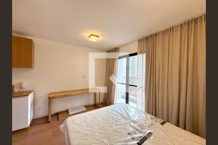 Quarto de kitnet/studio para alugar com 0 quarto, 27m² em Jardim das Acacias, São Paulo