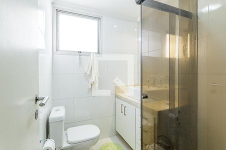 Banheiro de apartamento para alugar com 1 quarto, 58m² em Indianópolis, São Paulo