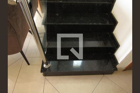 Sala - Escada de casa à venda com 3 quartos, 155m² em Cipava, Osasco