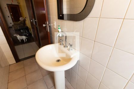 Lavabo de casa para alugar com 4 quartos, 232m² em Vila Vermelha, São Paulo