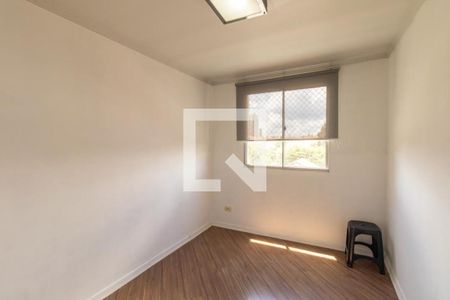 Quarto 1 de apartamento para alugar com 2 quartos, 47m² em Pinheirinho, Curitiba