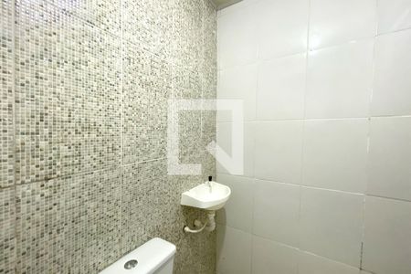 Banheiro de kitnet/studio para alugar com 1 quarto, 20m² em Ana Lúcia, Belo Horizonte