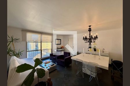 Sala  de apartamento à venda com 2 quartos, 98m² em Vila Nova Conceição, São Paulo