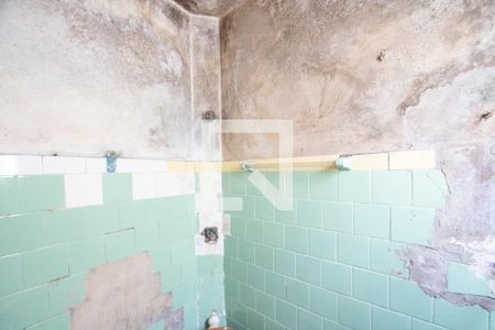 Banheiro de casa para alugar com 1 quarto, 40m² em Vila Dalila, São Paulo