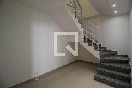 Casa para alugar com 4 quartos, 200m² em Vila da Penha, Rio de Janeiro