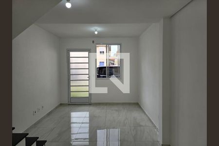 Sala de casa de condomínio para alugar com 2 quartos, 54m² em Jardim Nova Cidade, Guarulhos