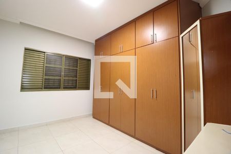 Quarto 1 de apartamento para alugar com 3 quartos, 127m² em Fundinho, Uberlândia