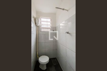 Banheiro de casa para alugar com 1 quarto, 40m² em Parque Cisper, São Paulo