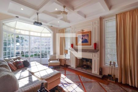 Casa à venda com 3 quartos, 550m² em Jardim Leonor, São Paulo