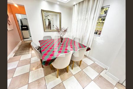 Sala de casa à venda com 3 quartos, 200m² em Jardim Carlu, São Paulo