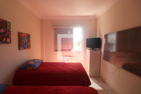 Quarto de apartamento para alugar com 2 quartos, 76m² em Jardim Belmar, Guarujá