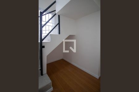 Escada  de apartamento à venda com 1 quarto, 62m² em Jardim Monte Kemel, São Paulo